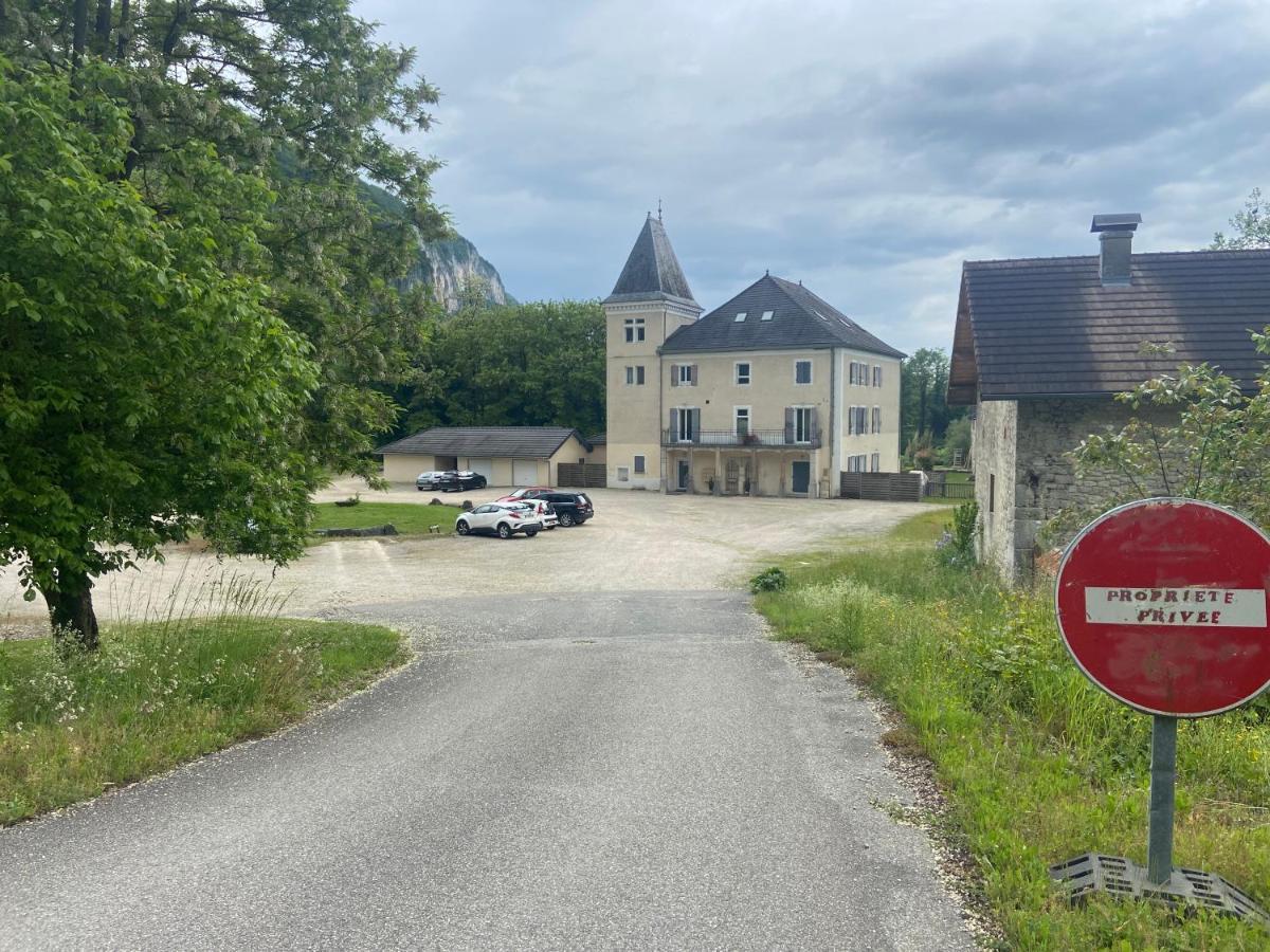 Au Chateau Saint Blaise Virignin Exteriör bild